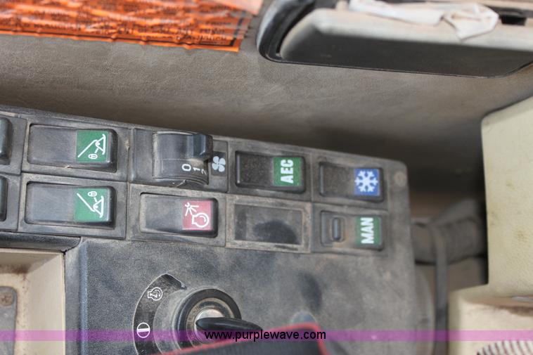 image for item E8349 1998 Caterpillar M318 mobile excavator