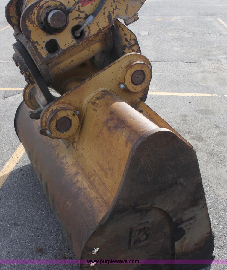 image for item E8349 1998 Caterpillar M318 mobile excavator