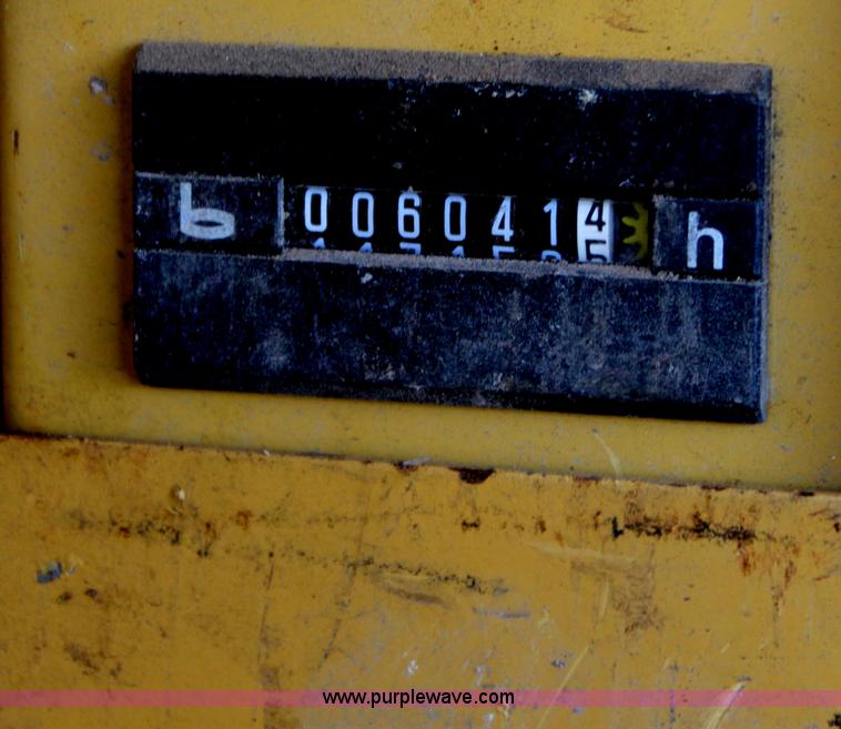 image for item E8349 1998 Caterpillar M318 mobile excavator