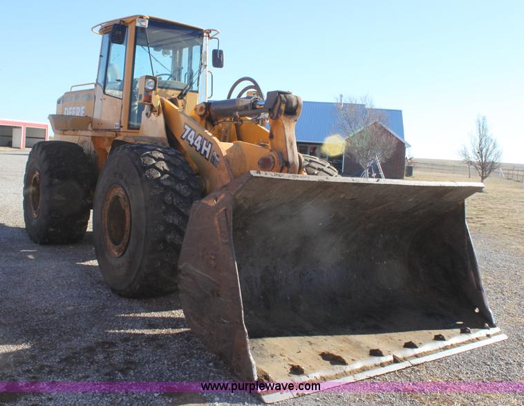 image for item E8351 1999 John Deere 744H wheel loader
