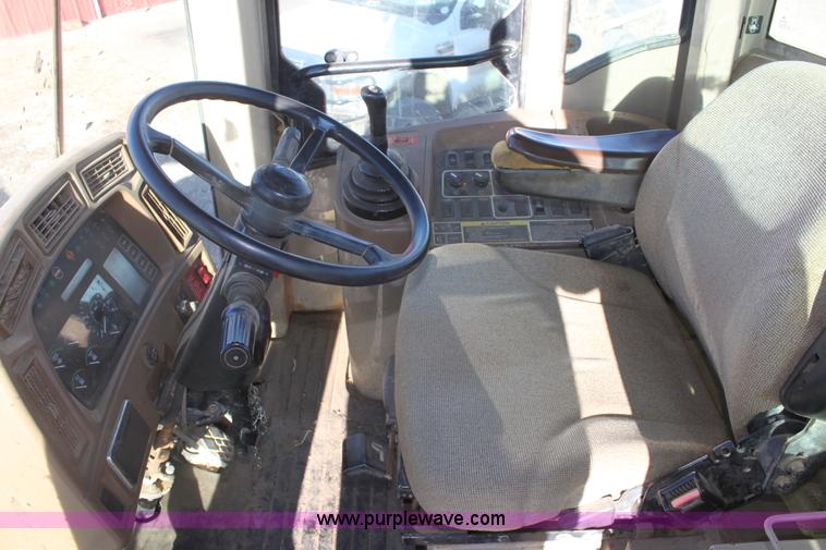image for item E8351 1999 John Deere 744H wheel loader