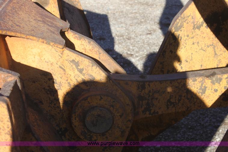 image for item E8351 1999 John Deere 744H wheel loader