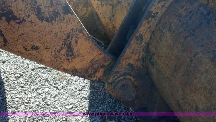 image for item E8351 1999 John Deere 744H wheel loader