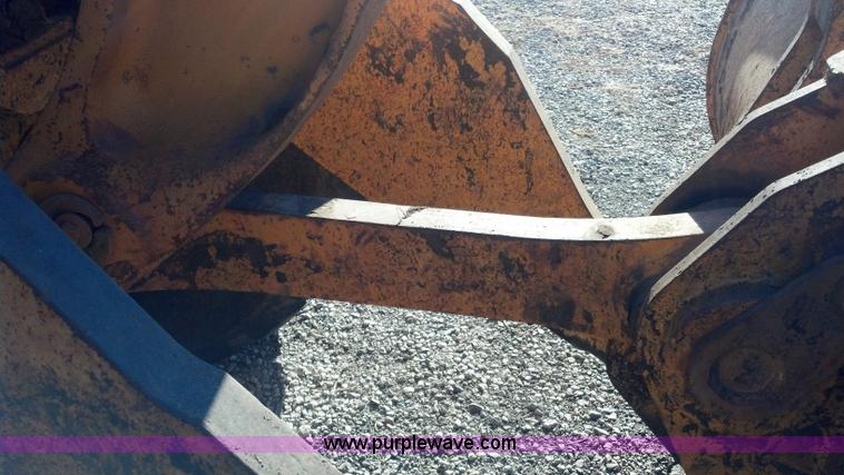 image for item E8351 1999 John Deere 744H wheel loader