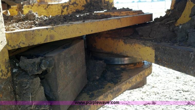 image for item E8351 1999 John Deere 744H wheel loader