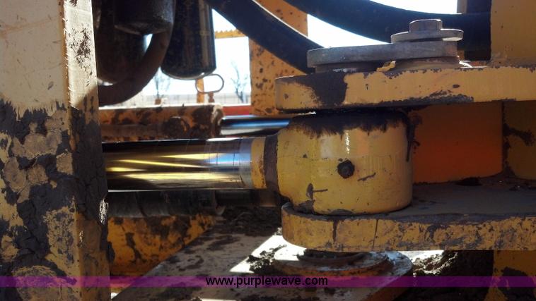 image for item E8351 1999 John Deere 744H wheel loader