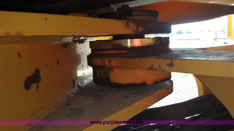 image for item E8351 1999 John Deere 744H wheel loader