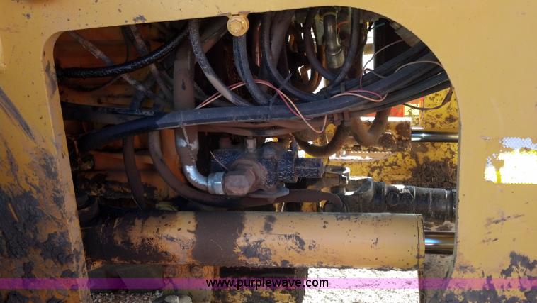 image for item E8351 1999 John Deere 744H wheel loader