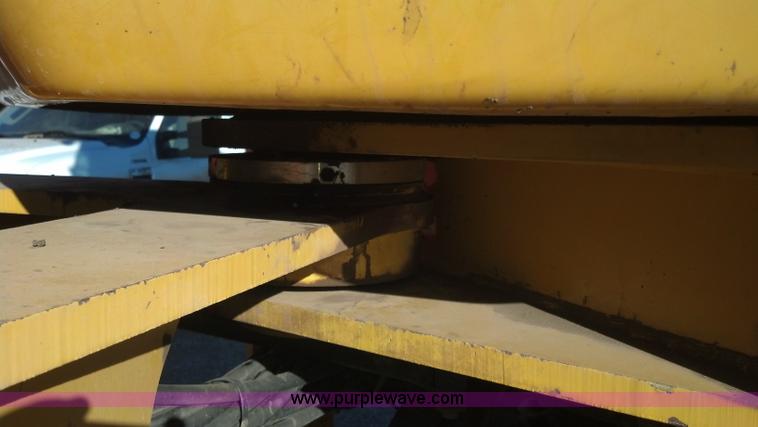 image for item E8351 1999 John Deere 744H wheel loader