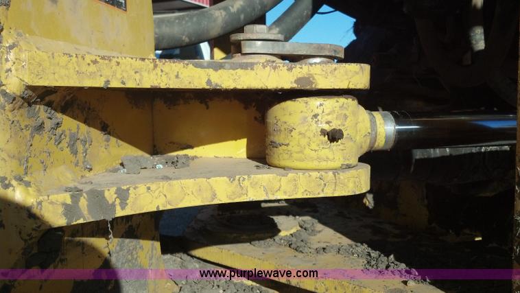 image for item E8351 1999 John Deere 744H wheel loader