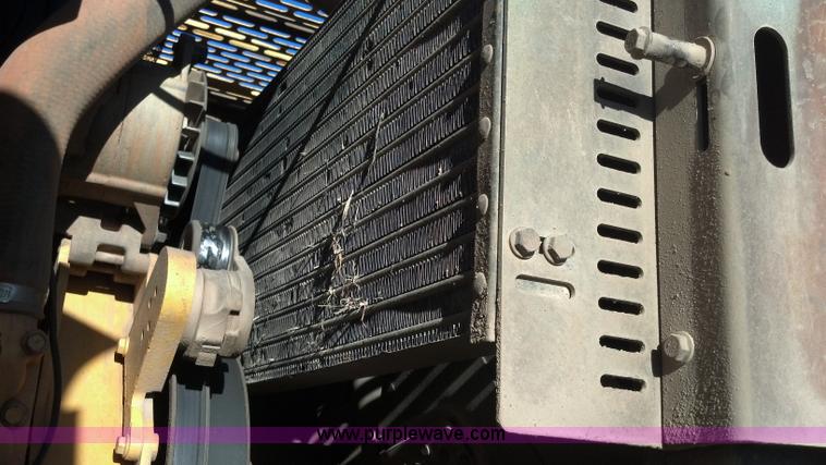 image for item E8351 1999 John Deere 744H wheel loader