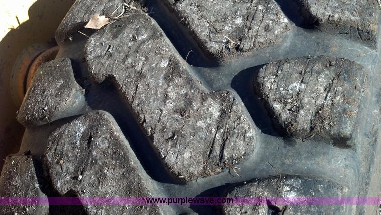 image for item E8351 1999 John Deere 744H wheel loader