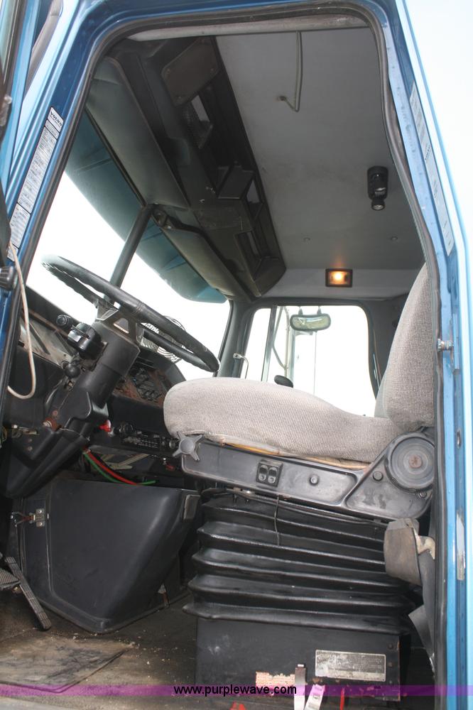 image for item F2712 1998 Volvo WG dump truck