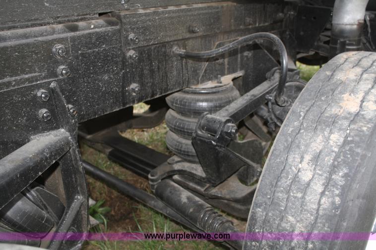 image for item F2712 1998 Volvo WG dump truck