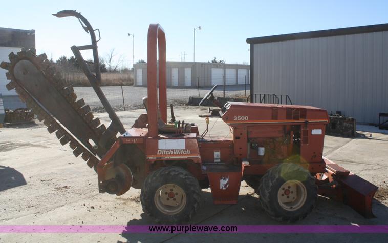 image for item F2857 Ditch Witch 3500DDLSB trencher