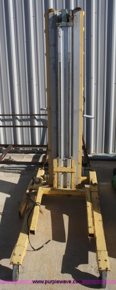 image for item F2860 Manual lift