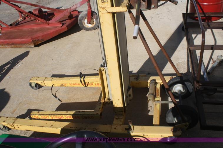 image for item F2860 Manual lift