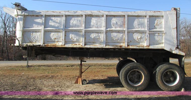 image for item F4222 1965 Lacrosse 20' end dump trailer