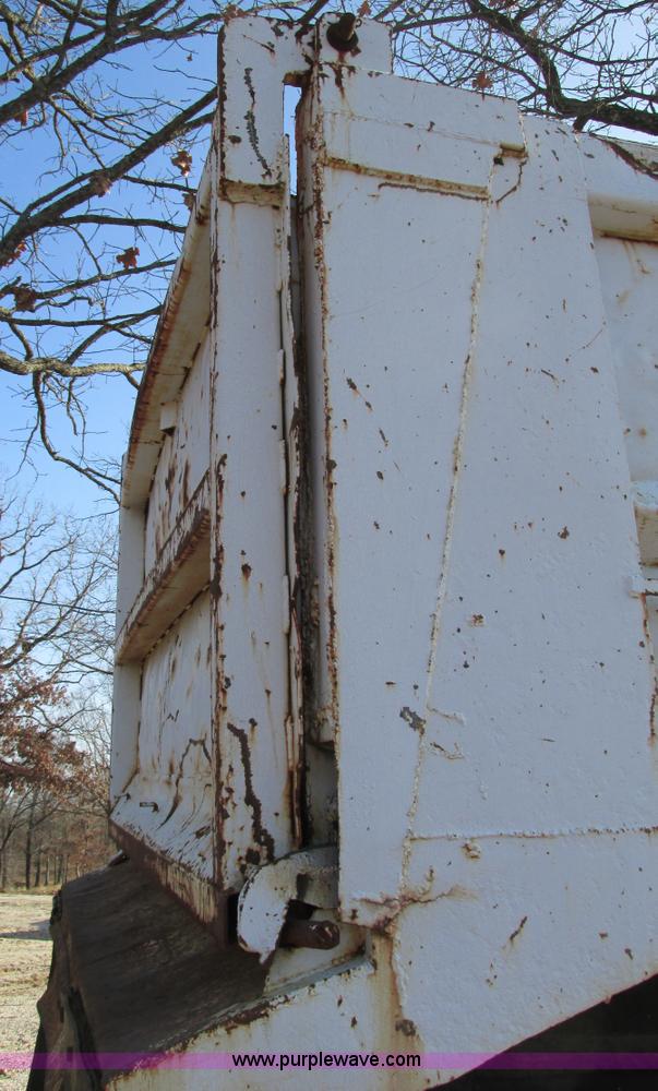 image for item F4222 1965 Lacrosse 20' end dump trailer