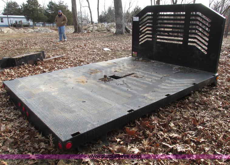 image for item F4228 Monroe 11' flatbed