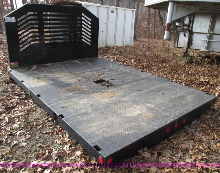 image for item F4228 Monroe 11' flatbed