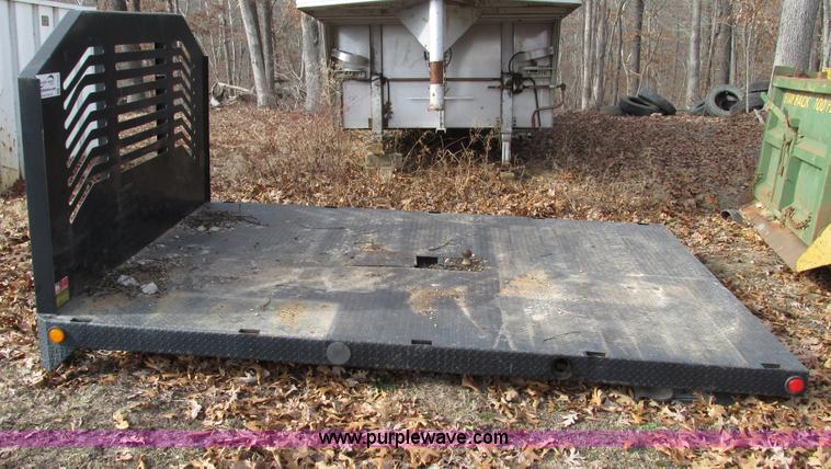 image for item F4228 Monroe 11' flatbed