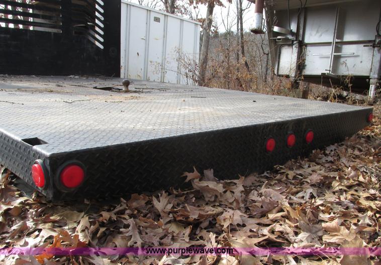 image for item F4228 Monroe 11' flatbed