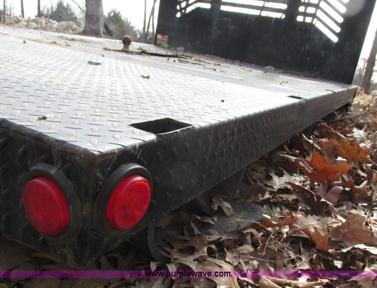 image for item F4228 Monroe 11' flatbed