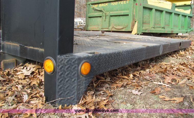 image for item F4228 Monroe 11' flatbed