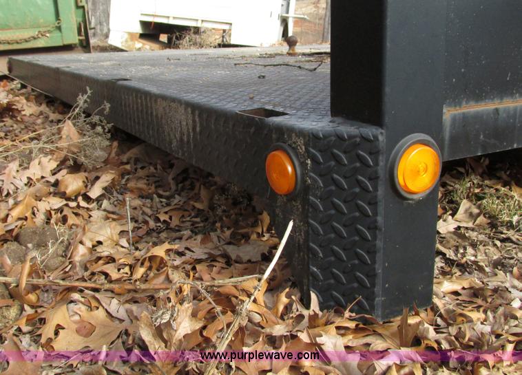 image for item F4228 Monroe 11' flatbed