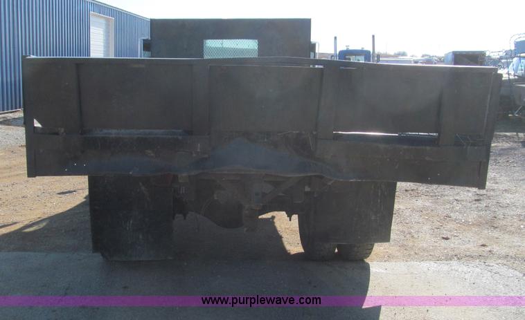 image for item F4687 1985 International 1654 S1600 dump truck