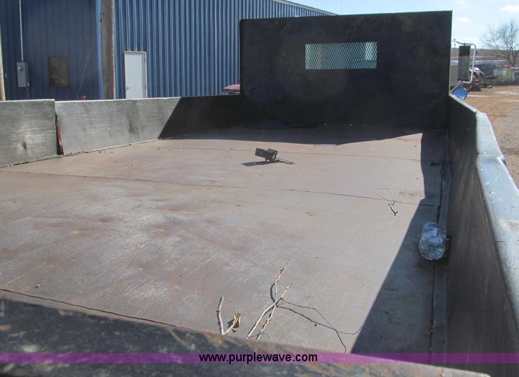 image for item F4687 1985 International 1654 S1600 dump truck