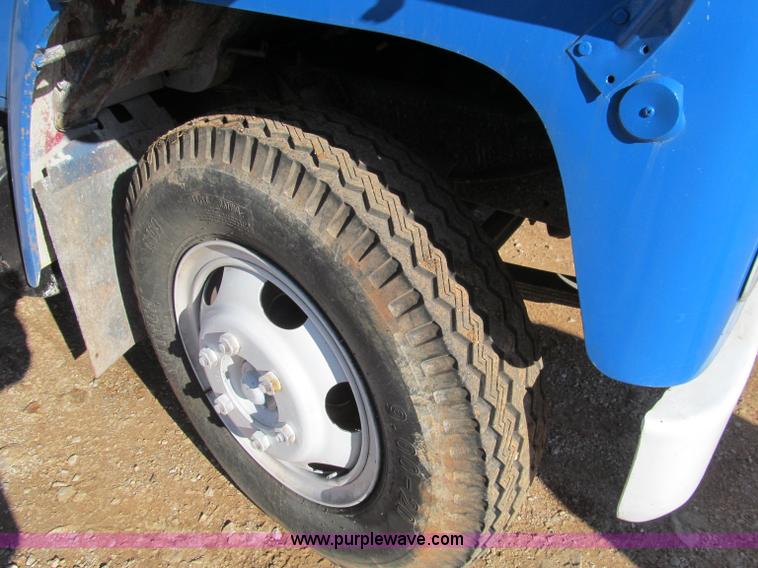 image for item F4687 1985 International 1654 S1600 dump truck