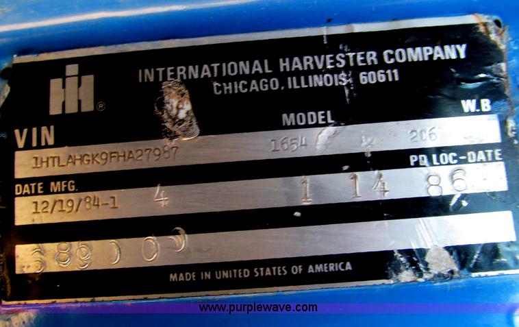 image for item F4687 1985 International 1654 S1600 dump truck