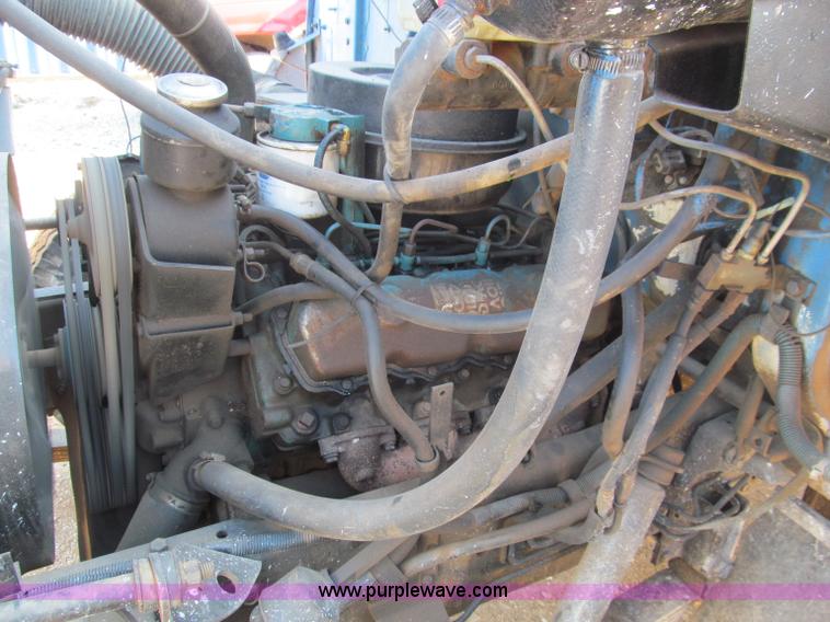 image for item F4687 1985 International 1654 S1600 dump truck