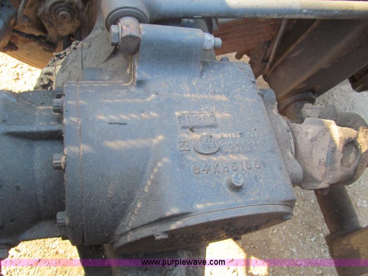 image for item F4690 1994 Mack RD688S semi truck