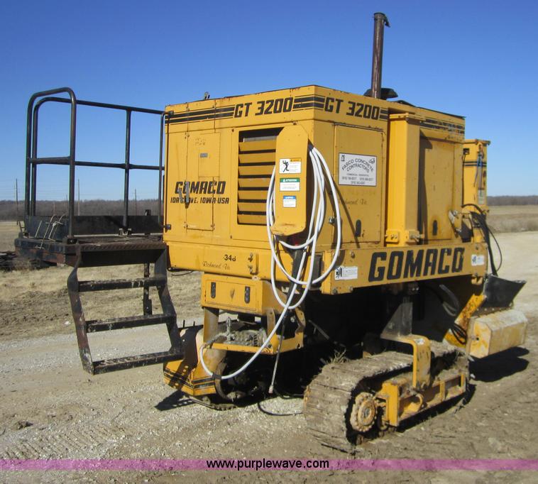 image for item F6560 Gomaco GT3200 curb and gutter machine