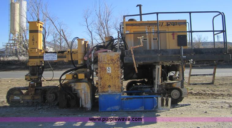 image for item F6560 Gomaco GT3200 curb and gutter machine