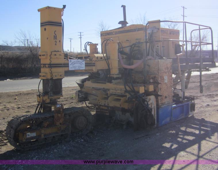 image for item F6560 Gomaco GT3200 curb and gutter machine