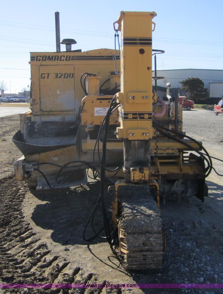 image for item F6560 Gomaco GT3200 curb and gutter machine