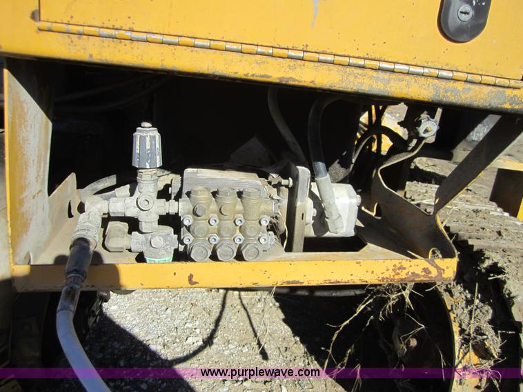 image for item F6560 Gomaco GT3200 curb and gutter machine