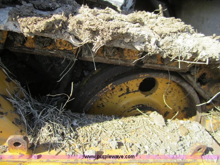 image for item F6560 Gomaco GT3200 curb and gutter machine