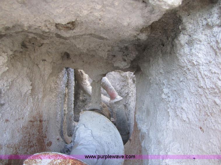 image for item F6560 Gomaco GT3200 curb and gutter machine