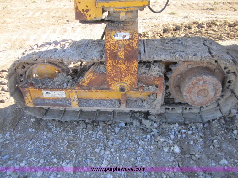 image for item F6560 Gomaco GT3200 curb and gutter machine