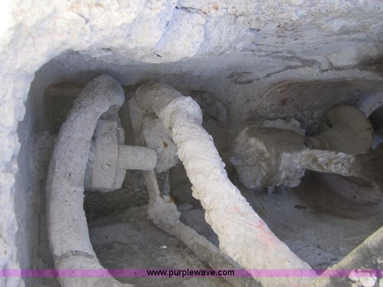 image for item F6560 Gomaco GT3200 curb and gutter machine