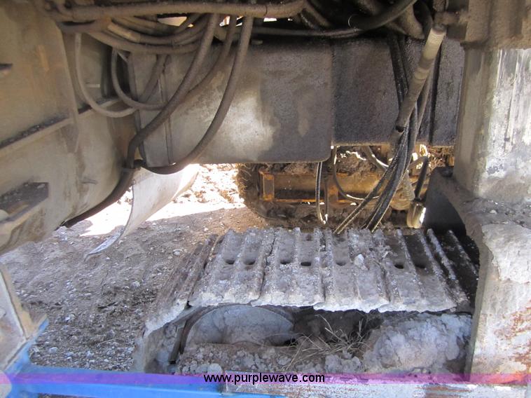 image for item F6560 Gomaco GT3200 curb and gutter machine