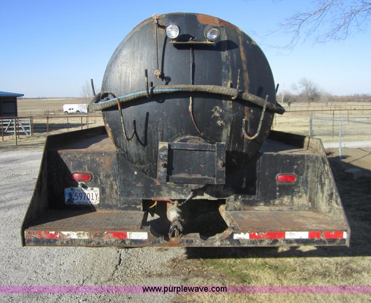 image for item F6571 1990 International 4700 vacuum truck