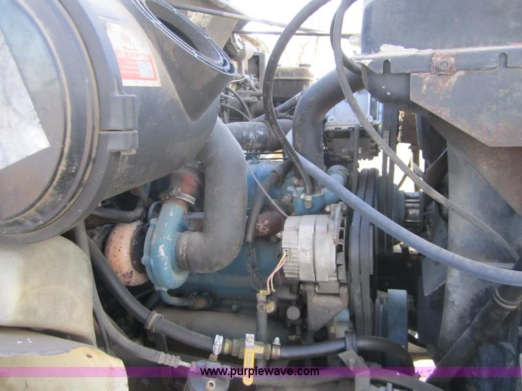 image for item F6571 1990 International 4700 vacuum truck
