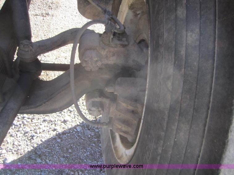 image for item F6571 1990 International 4700 vacuum truck