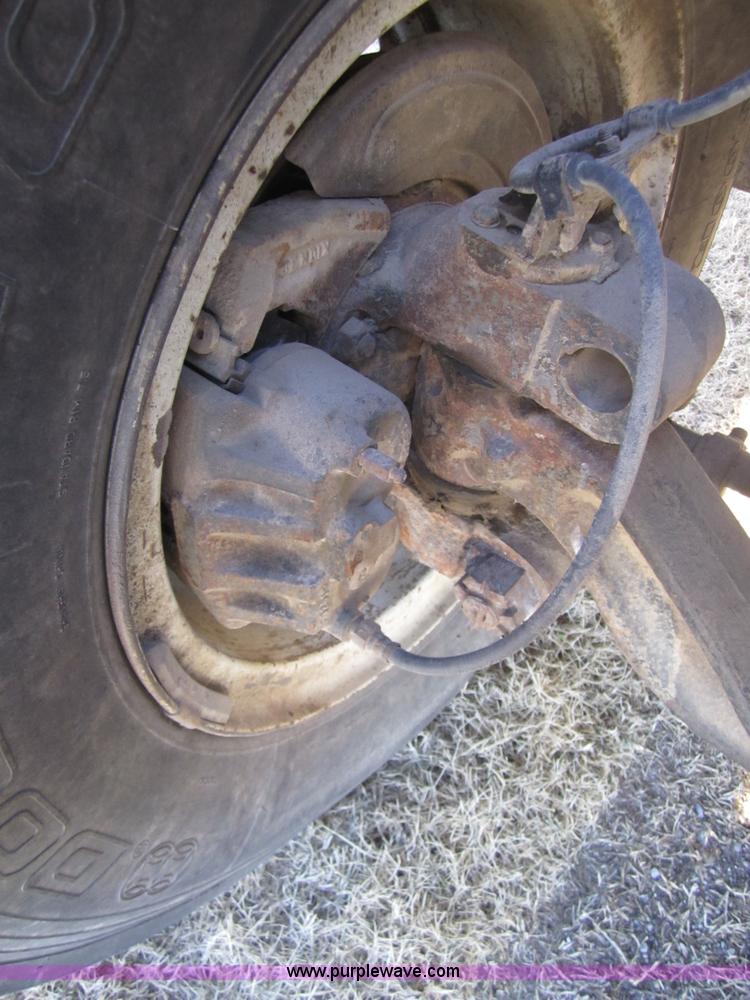 image for item F6571 1990 International 4700 vacuum truck